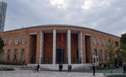 Bankat rriten fitimin ne 2021: 28 per qind me shume ne vetem dy muaj